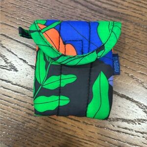 BAGGU Blue and Green Tablet Case with Vibrant Design